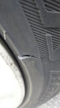 タイヤのゴム同士を強力に接着出来る接着剤を教えてください タイヤの溝のブロ Yahoo 知恵袋