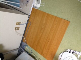 冷蔵庫の下に敷く板について 本日ホームセンターで写真のようなも Yahoo 知恵袋