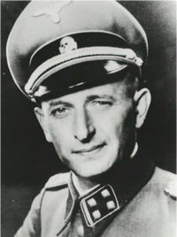 ナチスドイツ軍武装親衛隊ss中佐のアードルフ アイヒマンは騎士鉄十字記章もな Yahoo 知恵袋