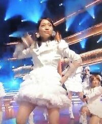 このギンガムチェックを歌っている Dance 時の大島優子さんは 色 Yahoo 知恵袋