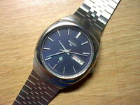 ぼくはセイコークォーツの腕時計をもっています。 しかし、この腕時計をネットでしらべてもでてきません！誰か知っている人はいませんか。あと、値段もお願いします。 
製品番号 0923-8050T 