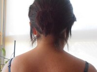 アップにする際の 襟足の後れ毛のまとめ方は 写真のように 首筋の毛が中途半端な Yahoo 知恵袋