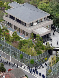 ヤクザの家の特徴おしえてください 中学生の頃ある女子にいじめられていたのですが Yahoo 知恵袋