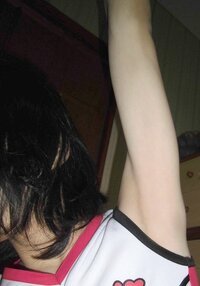 画像有 17歳女子高生です 二の腕が細い Tot 割と大柄で Bmiも Yahoo 知恵袋