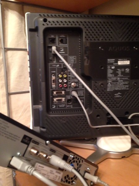 AQUOSのテレビとブルーレイレコーダーの接続の仕方を教えて下さい