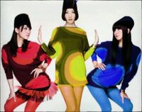 Perfume O ﾟ ﾟ O Perfumeのこの衣装はなんのも Yahoo 知恵袋