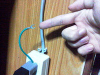 電源ケーブルから出ているアース接続用の緑色の線を 壁コンセントを介さずにそのまま 教えて 住まいの先生 Yahoo 不動産