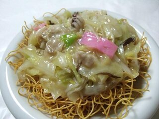 長崎ではパリパリ麺を皿うどんと呼んでますが 全国的には皿うどんと言う Yahoo 知恵袋