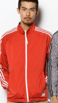 アディダスのジャージを私服で着ようとおもってるのですが 私服でジャー Yahoo 知恵袋