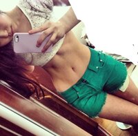 女性でこの腹筋はなしでしょうか 少しつけすぎでしょうか もう少し下っ Yahoo 知恵袋