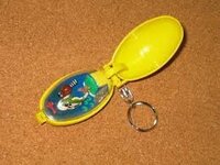 この昔のキーホルダー 玩具 の名前 楕円のカプセルのようなキーホ Yahoo 知恵袋