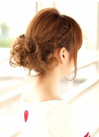 ヘアアレンジこのイラストの髪型をやってみたいのですが 毛先はど Yahoo 知恵袋