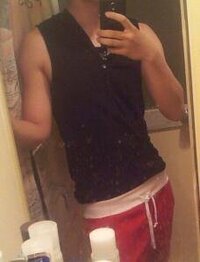 タンクトップについて こんばんは 男子高校生です 私はタンクトップ等 Yahoo 知恵袋