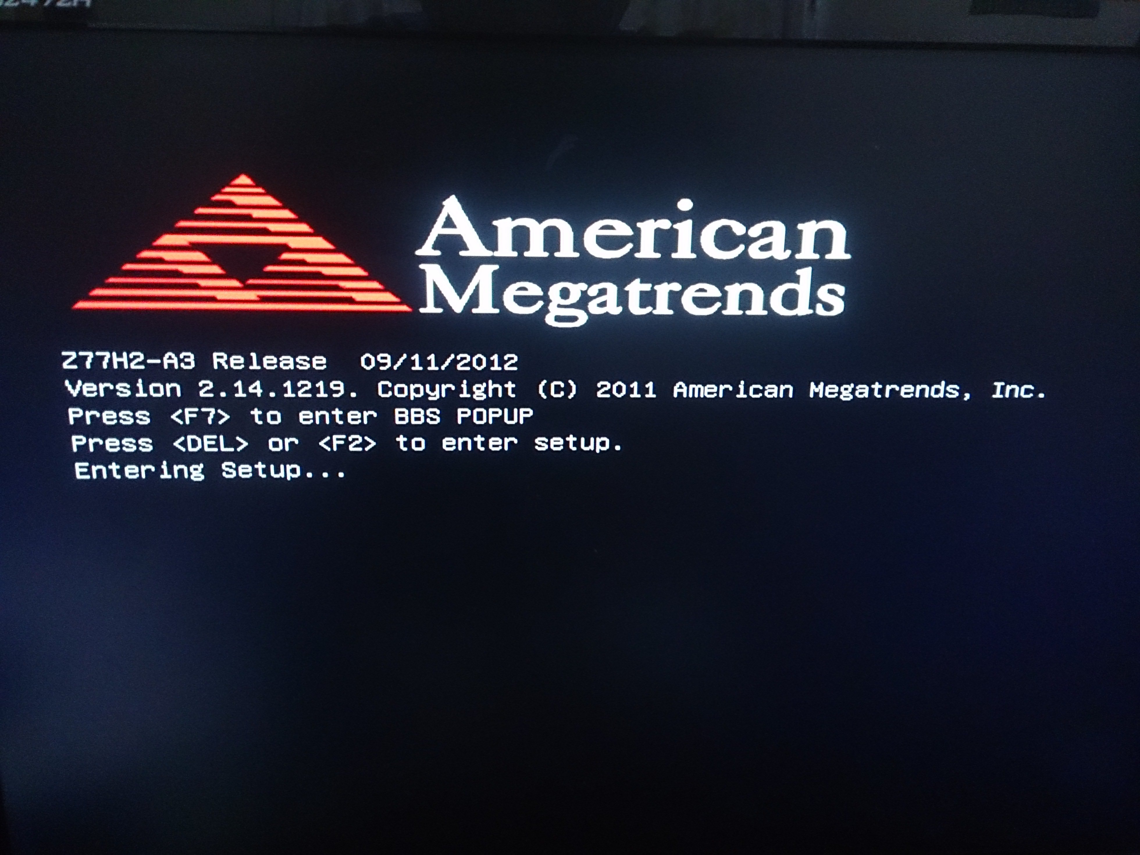 PCを起動するとAmericanMegatrendsが表示されます。 - Yahoo!知恵袋