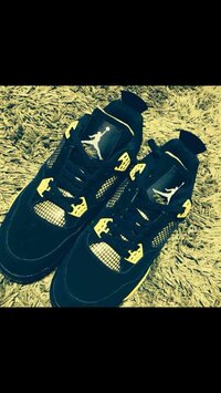 Jordan 4 2024 thunder 偽物