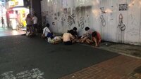 明治大学のお酒の事件はどこが脱糞 したんでしょうか この画像では Yahoo 知恵袋