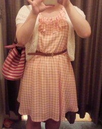 24歳でこの服装って痛いですか 太ってることについてはなるべく触れな Yahoo 知恵袋