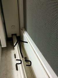 網戸と窓の下側に隙間 今日 大きな虫が部屋に入ってました 窓 Yahoo 知恵袋