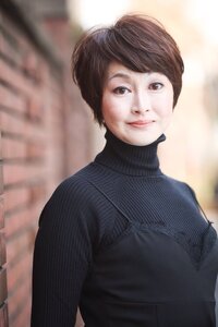 ずっとロングヘアだった人が髪を切ると一気におばさんになるのでしょうか アラフォ Yahoo 知恵袋