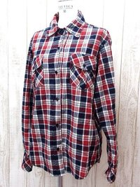 ショーパンに丈が少し長めのチェックシャツを前結びというコーデはアリですか ナシ Yahoo 知恵袋