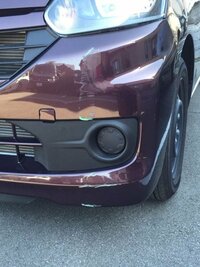 雪の影響で 車のフロントのバンパーのエアロの一部が 割れてしまっ Yahoo 知恵袋