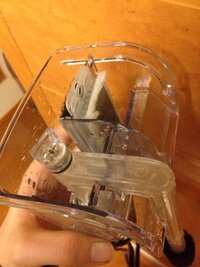 アベニーパファの30cm水槽のフィルターの改造について 写真のフィルター名 Yahoo 知恵袋