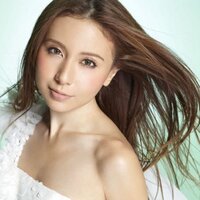 ｍａｙ ｊって可愛い 美人 ですか ｍａｙ ｊ自身を好 Yahoo 知恵袋