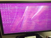 パソコンのモニターにピンク色のノイズが出て困っています 前も同じような質 Yahoo 知恵袋