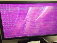 パソコンのモニターの画面がピンクになります この Yahoo 知恵袋