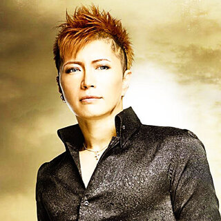 今度画像のgacktのような髪型にしたいと思っているのですが参考としての画像が Yahoo 知恵袋