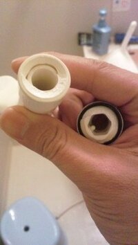 シャワーヘッドをそっと置かなかったので割ってしまいました 適当に2cmくらいの高 教えて 住まいの先生 Yahoo 不動産