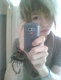 よくエモボーイで見かける画像のこの方の名前 また可能であればどのような方なのか Yahoo 知恵袋