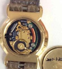 Gucci時計電池を買って交換をしたいのですが中の電池がなく なんとう種類だっ Yahoo 知恵袋