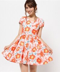 ワンピースのウエストの部分がゆるいゴム になってるんですが 歩 Yahoo 知恵袋