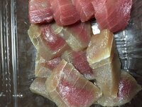 マグロが冷蔵庫に入れていたらこのような色になったのですが食べても問題 Yahoo 知恵袋