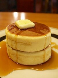 皆さんは薄いパンケーキとぶ厚いパンケーキ どちらが好きですか Yahoo 知恵袋