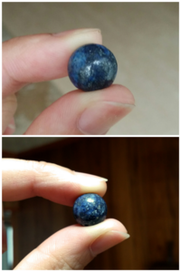 この石の名前を教えてください 先日 小学生の娘が海で青い石 を拾 Yahoo 知恵袋