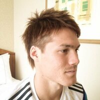 この画像はサッカー日本代表の酒井高徳選手ですこの酒井選手の髪型のツーブロックの Yahoo 知恵袋