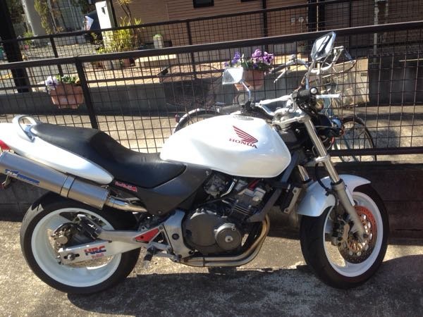バイクの先輩方に質問！！ - 僕はホーネット250に乗っているのですが