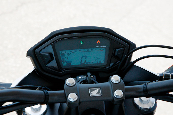 デジタルメーターについて！今のバイクは殆どデジタルメーターに