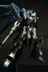 ガンプラメタリック塗装ガンプラのメタリック塗装について添付画像のような 重量感 Yahoo 知恵袋