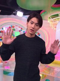 この野村周平の髪型のセット方法を教えてください 黒目の上で分け目を作って Yahoo 知恵袋