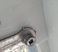 画像ありです パラボラアンテナの仰角のネジ ナットかボルトか知らないですけど 教えて 住まいの先生 Yahoo 不動産