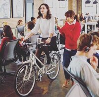 マイインターンでアンハサウェイが乗っていた自転車はどこのメーカーの自 Yahoo 知恵袋
