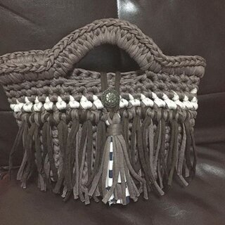 このバッグの持ち手の編み方を教えてください この様な丈夫な持ち手を編みた Yahoo 知恵袋