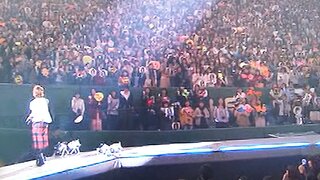 東京ドームのコンサートdvdを見ていて気になったのですが画像の手前側 スタンド Yahoo 知恵袋