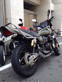 XJR400のテールカウル下の画像のテールカウルは何というテール XJR400のテールカウル下の画像のテールカウルは何というテール