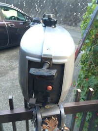 船外機のエンジンのかけ方がわからないです 中古で買って1年前に適当にスイッチを Yahoo 知恵袋