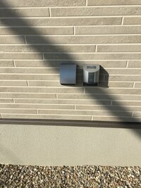 新築の外壁に屋外コンセントが設置されていますが 電気自動用と屋外コンセントの間が 教えて 住まいの先生 Yahoo 不動産