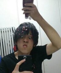 質問ですこの人って声優の宮野真守さんですか 友達が この人って宮野さんじゃない Yahoo 知恵袋